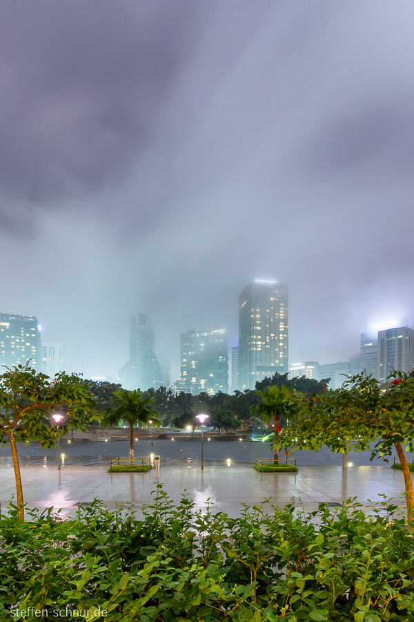 Kuala Lumpur Malaysia Bäume Nacht Nass Regen Wolken