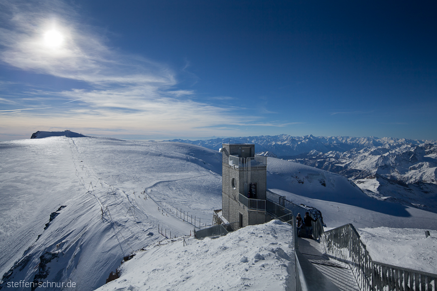 Aussichtsplattform Berglandschaft Panorama Schweiz Skigebiet Sonne Winter