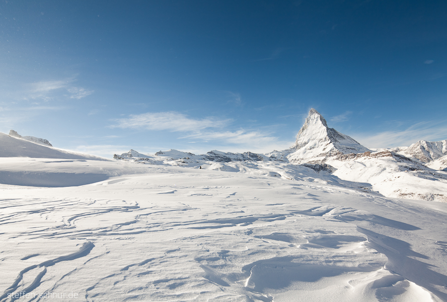Schnee Matterhorn Schweiz Wallis Winter blauer Himmel