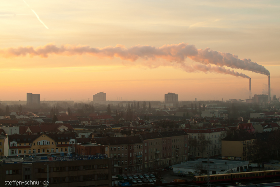 power station
 smoke
 Friedrichsfelde
 Berlin
 Germany
 roofs
 panorama view
