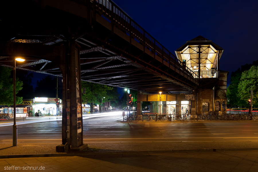 U-Bahn U-Bahnhof Schlesisches Tor Kreuzberg Berlin Deutschland Architektur Bahnhof