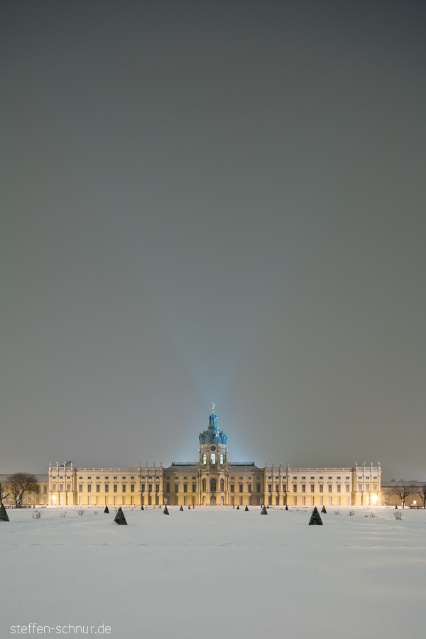 Charlottenburg Palace
 snow
 Charlottenburg
 Berlin
 Germany
 light rays
 night scene
