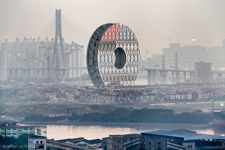 Guangzhou China Auffahrt Brücke Donut Fluss Häuser