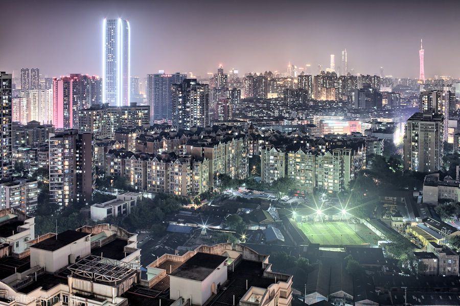Skytree Sportplatz Übersicht Guangzhou China Dächer Häusermeer