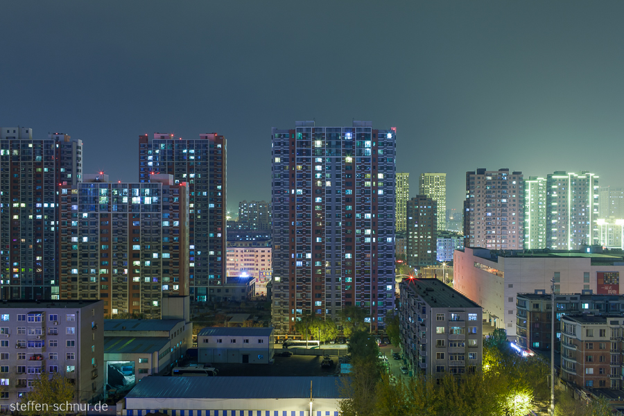 Stadtansicht Shenyang China Dächer Hochhaus Industrie Nacht