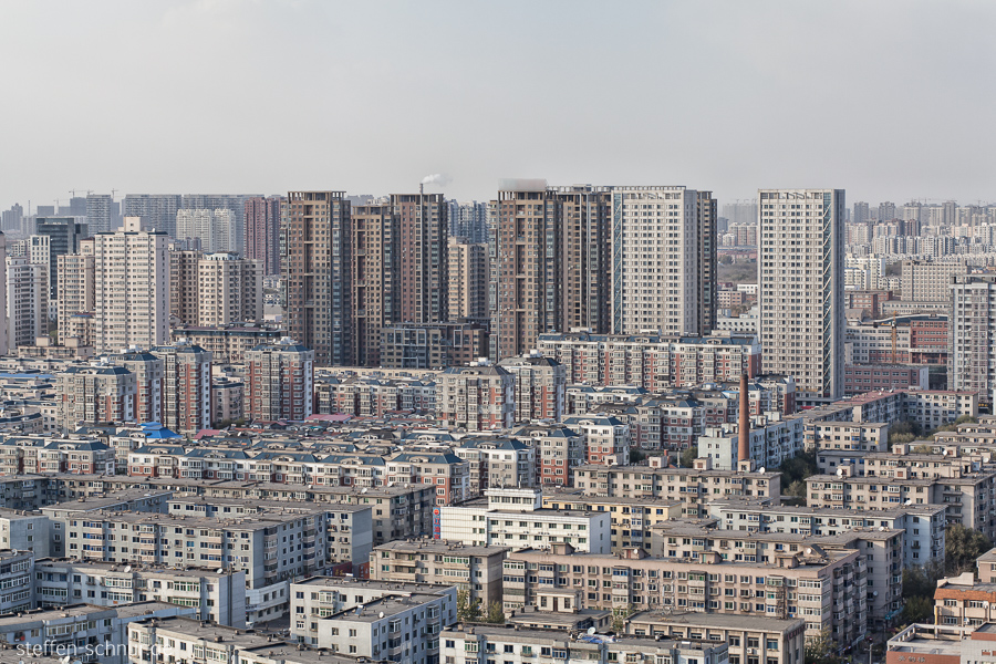 Shenyang China Enge Großstadt Hochhäuser erhöhte Sicht von oben