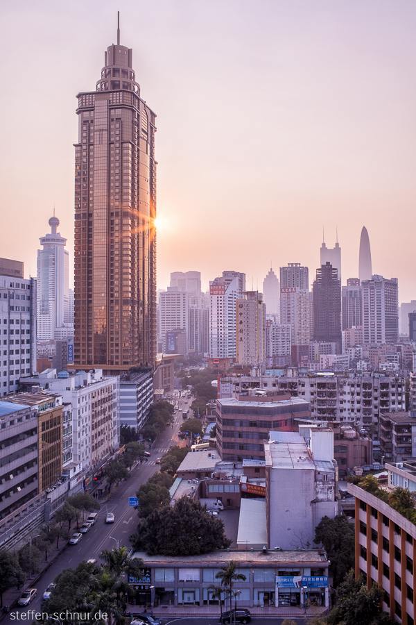 Skyline Übersicht Shenzhen China Fassade Sonne Sonnenstrahlen