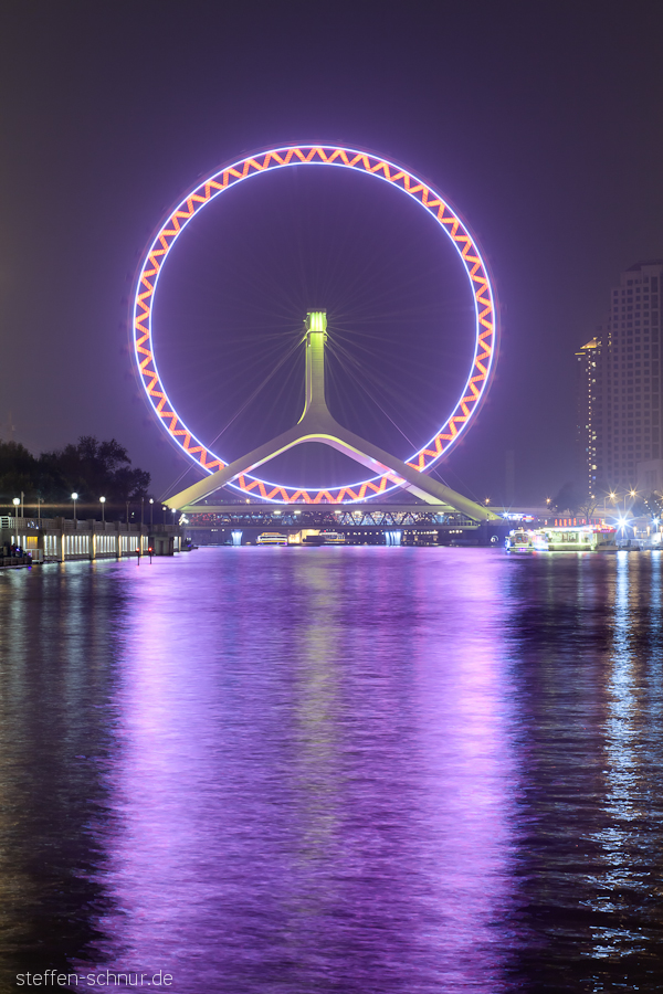 Riesenrad Tianjin China Brücke Fluss Reflexionen Wasser