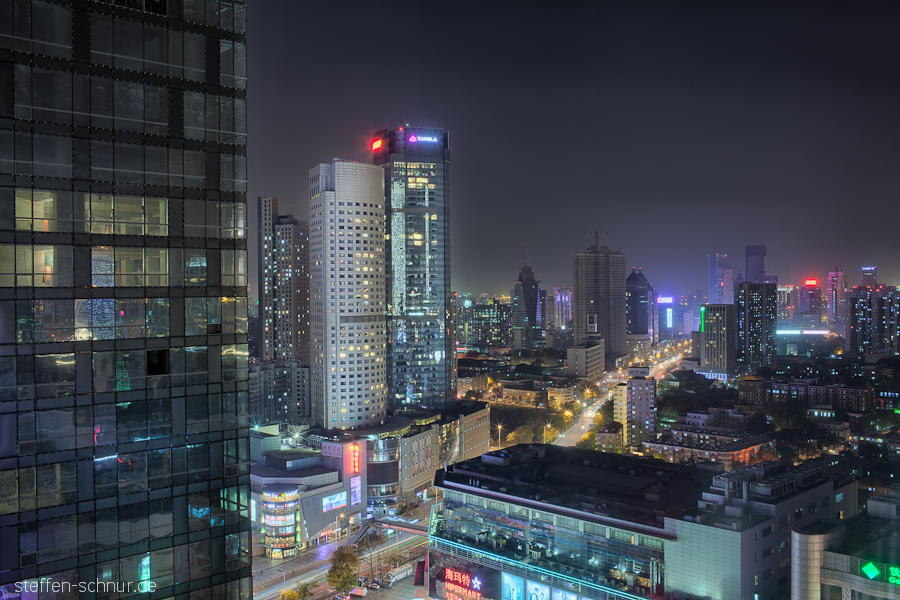 Tianjin China Baustelle Fassade Fensterfront Hochhaus Nacht