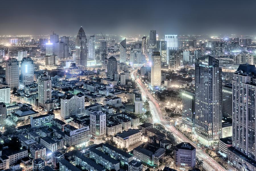 Tianjin China Hochhäuser Lichter Nacht Panorama Strasse