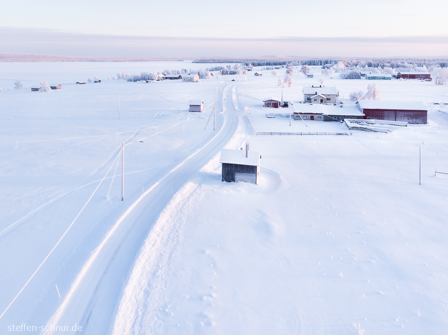 Lappland Finnland Dorf Luftaufnahme Strasse Winter