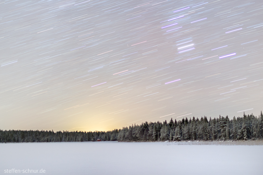Schnee Lappland Finnland Langzeitbelichtung Sternenhimmel Wald