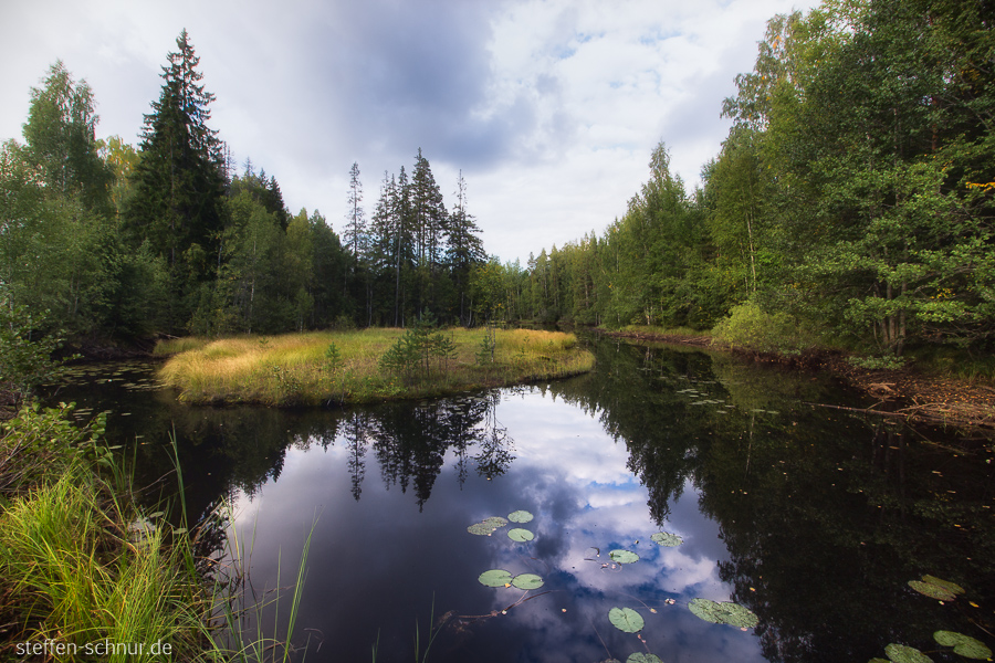 Finnland Insel See Wald Wolken