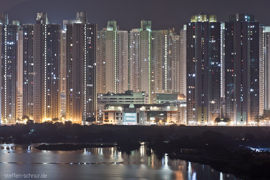 Hongkong China Belichtungsfusion aus Belichtungsreihe Hochhäuser Wohntürme