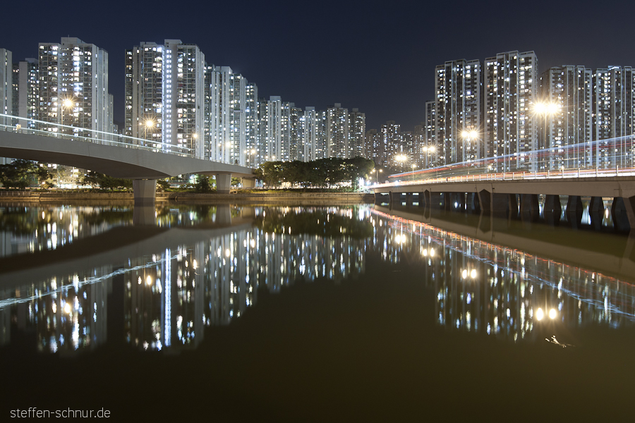 Shing-Mun-Fluss Hongkong China Brücken Wohnhäuser