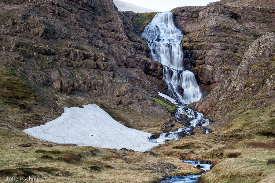 Schnee Berg Vesturland Island Wasserfall