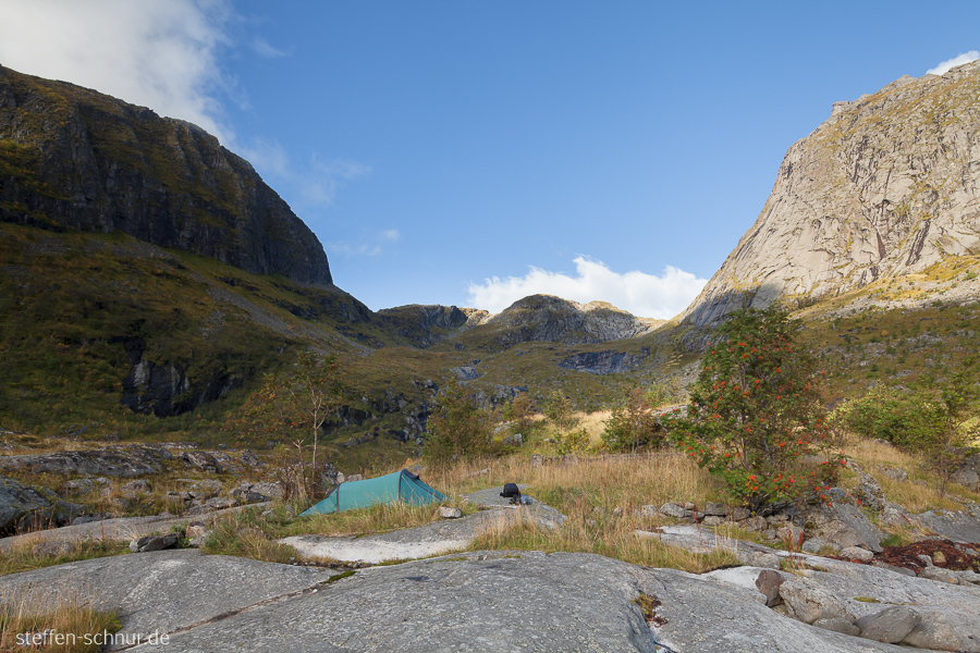 Berge Nordland Polarkreis Lofoten Norwegen Zelt camping