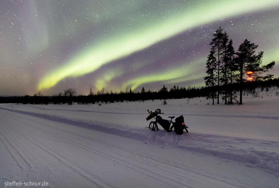 Nordlichter Fahrrad Lappland Finnland