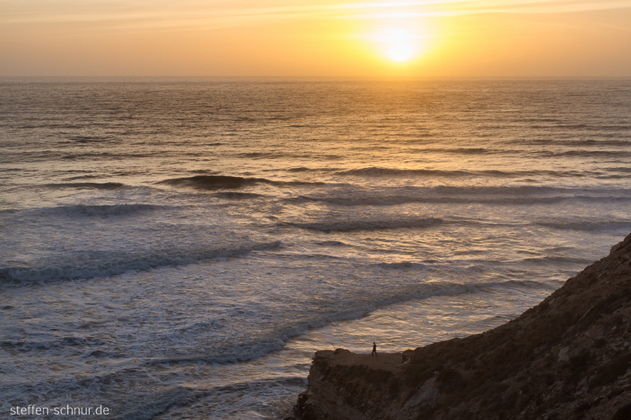 Sonnenuntergang Marokko Angler Felsen Küste Meer Wellen