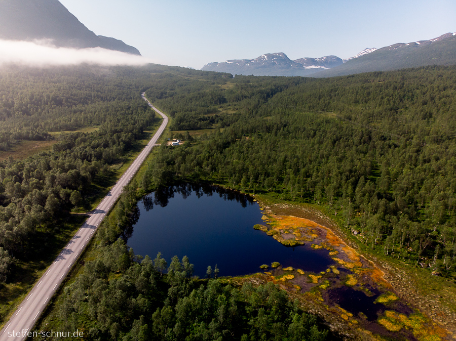 Fernsicht Norwegen See Strasse von oben