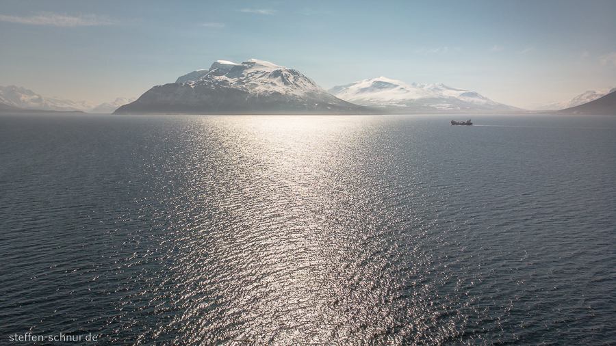 Schnee Berge Schiff Polarkreis Meer Norwegen