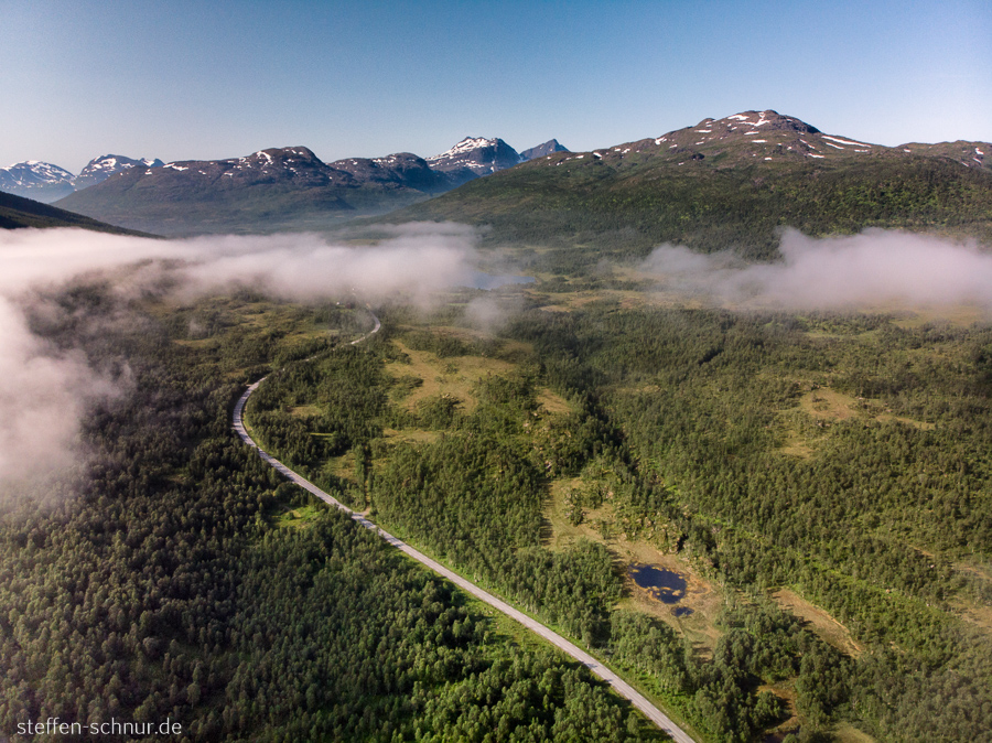 Berge Norwegen Strasse Wolken
