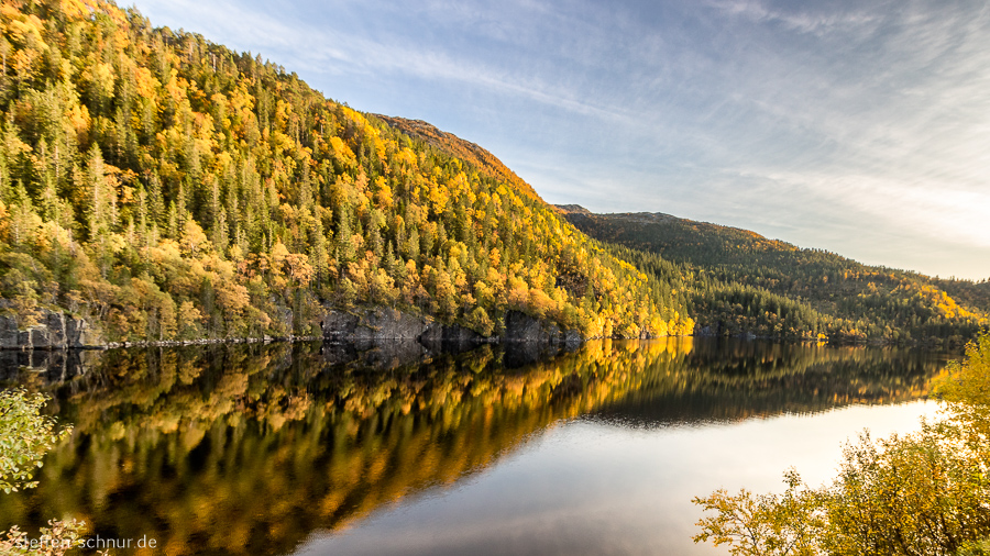 Trøndelag Herbst Norwegen See Spiegelung Wald