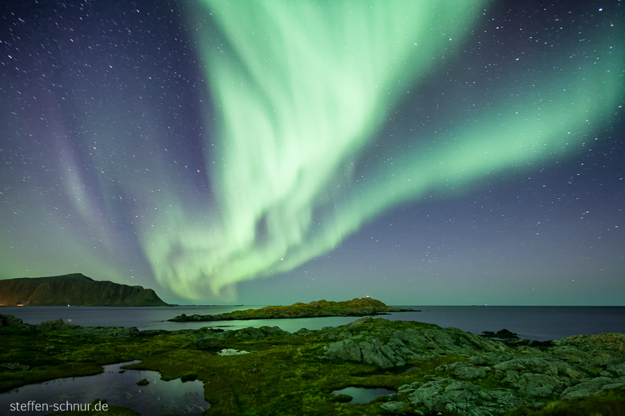 Aurora borealis Nordmeer Felsen Insel Leuchtturm Lofoten Nacht