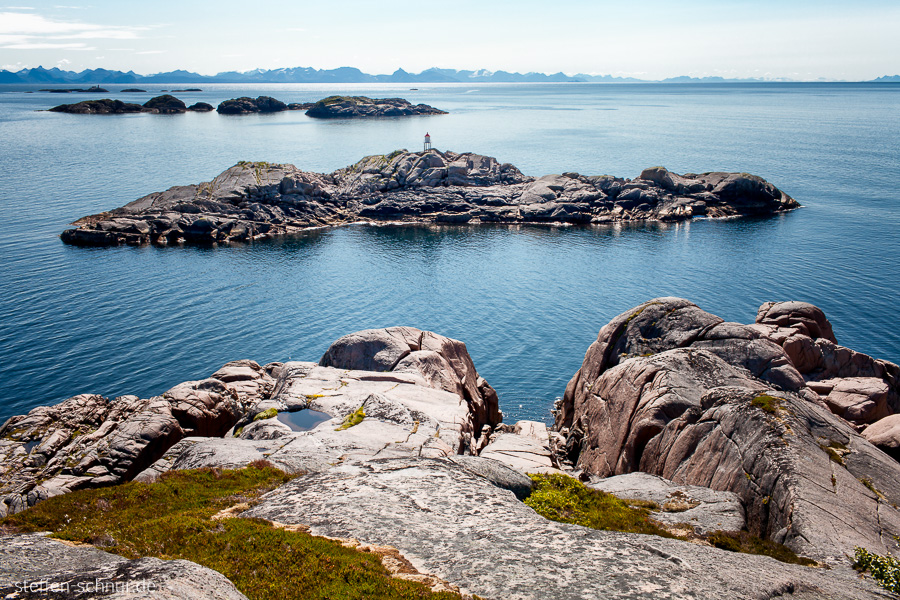 Bergketten Inseln Lofoten Meer Natur Norwegen blauer Himmel