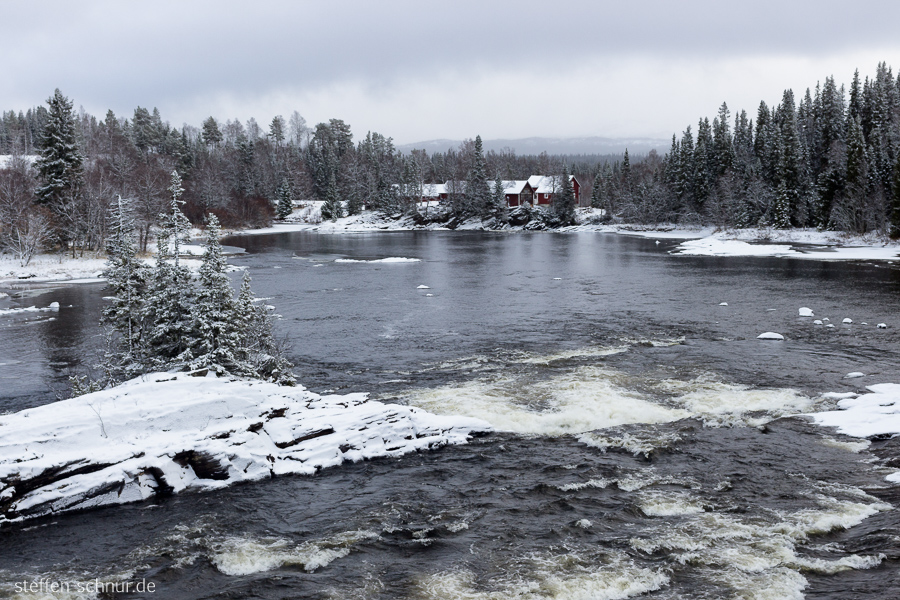 Schnee Schweden Bäume Fluss Häuser