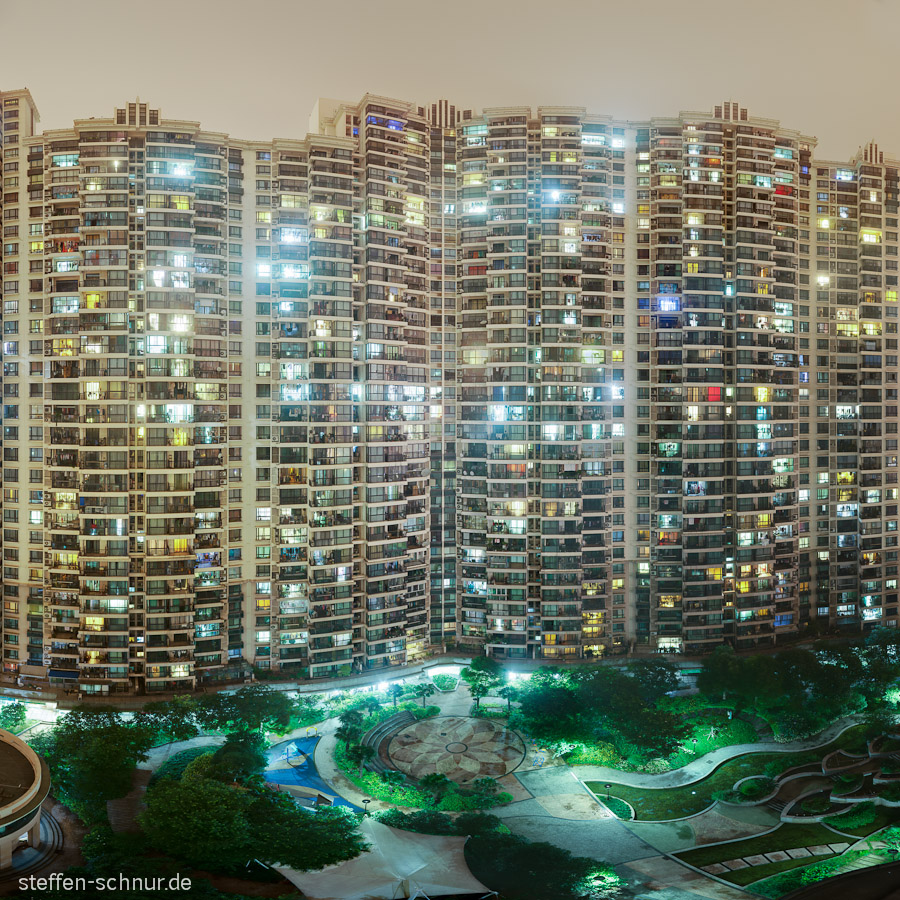 Shanghai China Architektur Hochhaus Nacht Nachtaufnahme Panorama aus mehreren Einzelbildern