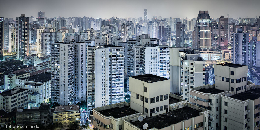 Shanghai China Hochhäuser Häusermeer Wohnhäuser dunkle Stadt