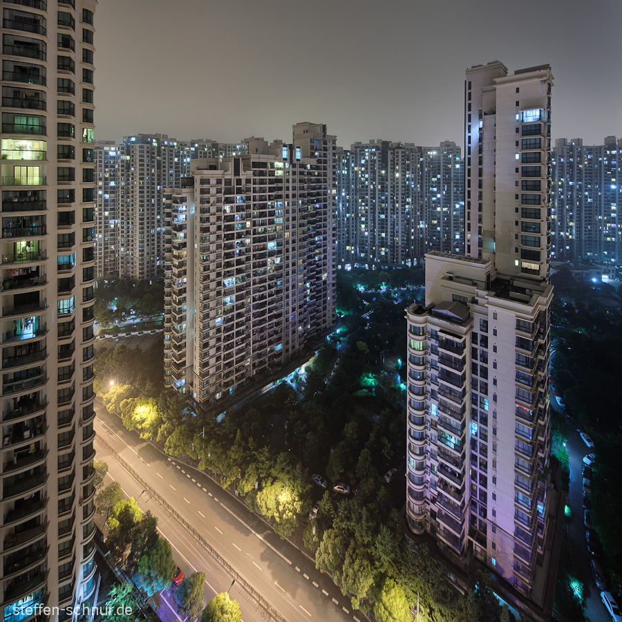 Shanghai China Belichtungsfusion aus Belichtungsreihe Hochhäuser Panorama aus mehreren Einzelbildern Wohnhäuser
