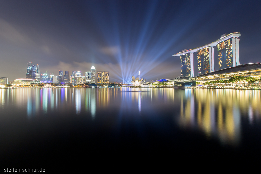 Marina Bay Sands Skyline Singapur Lichtstrahlen
