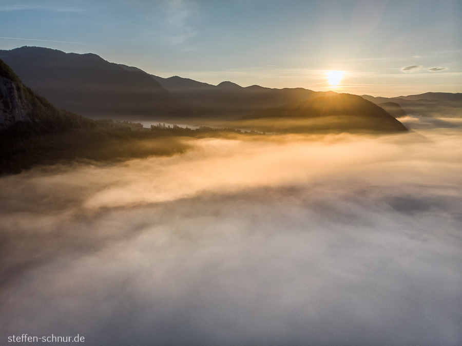 Berge Sonnenaufgang Slowenien Nebel