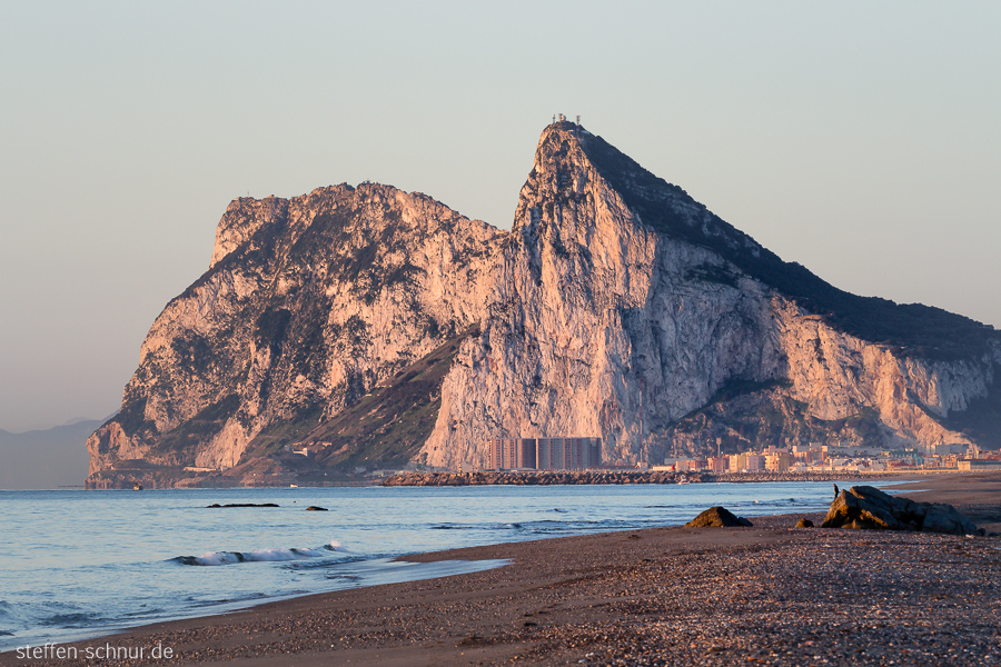 Berge Mittelmeer Gibraltar Spanien Andalusien Strand