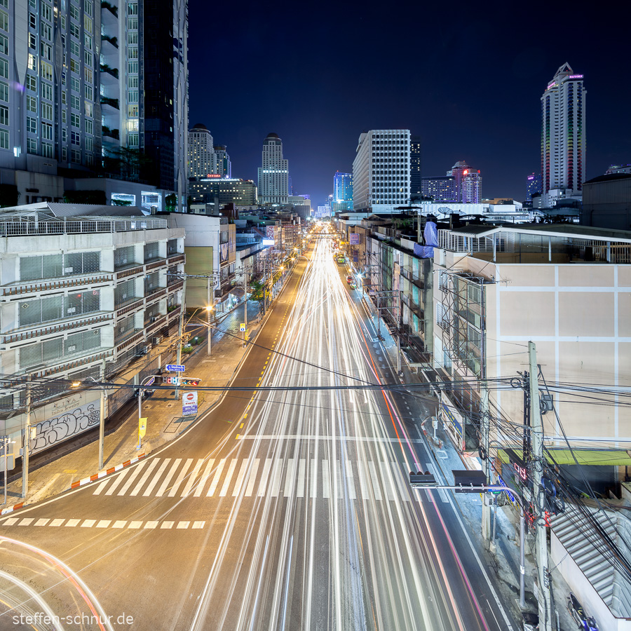 Leuchtspuren Bangkok Thailand Langzeitbelichtung Strasse