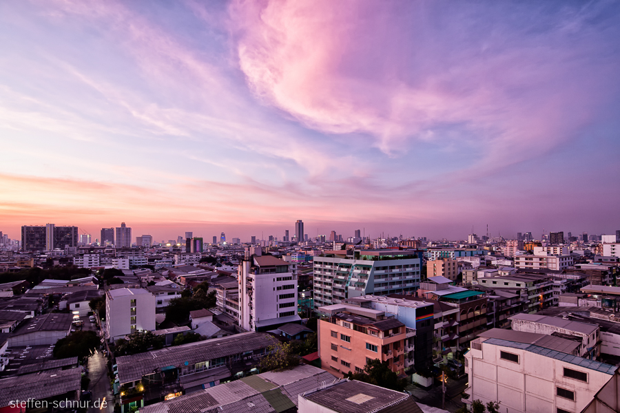 Skyline Sonnenuntergang Bangkok Thailand Dächer Wolken