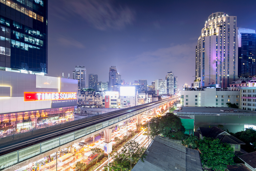 Skyline Skytrain Bangkok Thailand Brücke Strasse