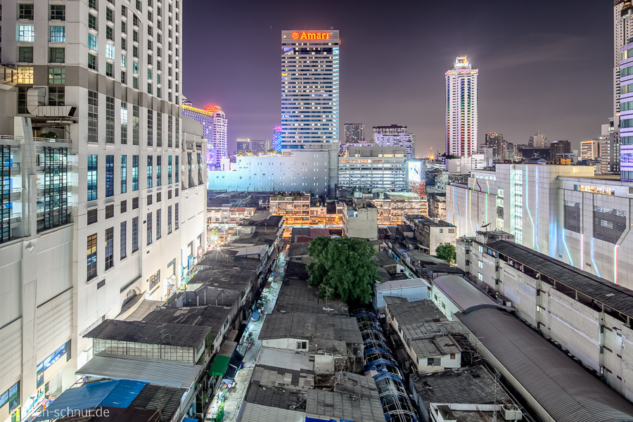 arm und reich Bangkok Thailand Häuser Nacht von oben