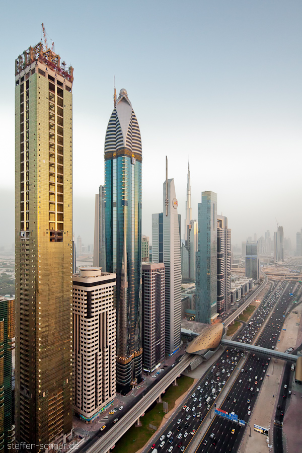 Autobahn Architektur Burj Khalifa Dubai Hochhäuser Metro Station
