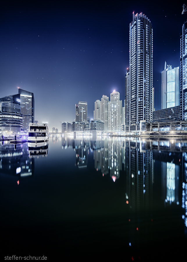 Boot Dubai Fluss Hochhäuser Marina Panorama aus mehreren Einzelbildern Spiegelung