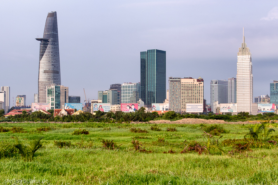 Skyline Ho Chi Minh Stadt Saigon Vietnam Natur grün skyskraper